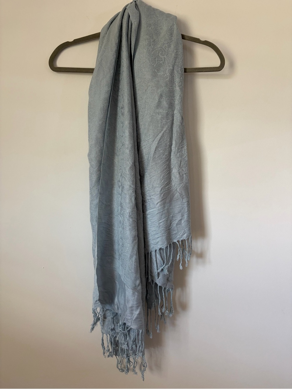 Pashmina cashmere and silk scarf light blue elegant old money quiet luxury